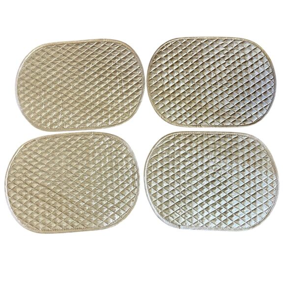 Placemats Gold Set 4 Quilted Shinny Lame Fabric Festive Party Dinner - Picture 3 of 4